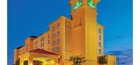 La Quinta Inn & Suites Arlington North 6 Flags Dr, Arlington | Roadtrippers