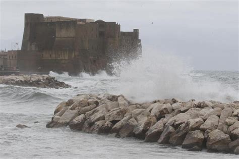 Pioggia E Temporali Allerta Meteo In Campania Il Bollettino Della