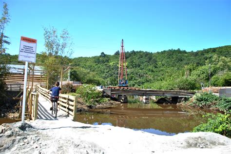 Penha Ponte Sobre O Rio Gravat Come A A Ter Sua Base Fixada No Fundo