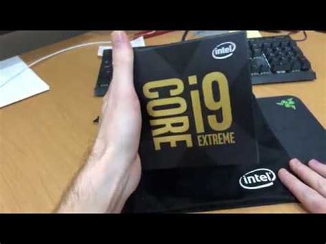 Intel Core i9 10980XE Extreme - Unboxing - YouTube