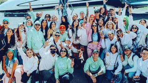 Kimberly Loaiza celebra lujosa fiesta con influencers y avión privado