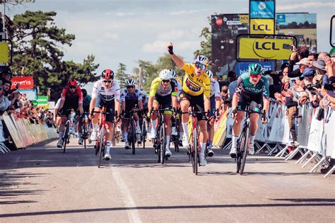 Criterium Du Dauphine Etap Wout Van Aert Kosztem Ucieczki