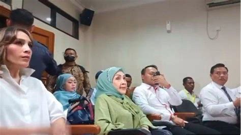 Bongkar Tabiat Venna Melinda Ibu Ferry Irawan Bongkar Penderitaan Anak