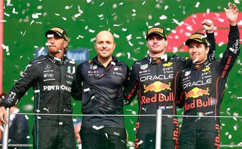 F Asesor De Red Bull Racing Compara A Checo Con Verstappen