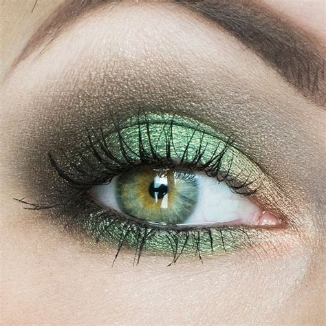 Les Plus Beaux Makeup Pour Avoir Des Yeux De Biches Maquillage Vert