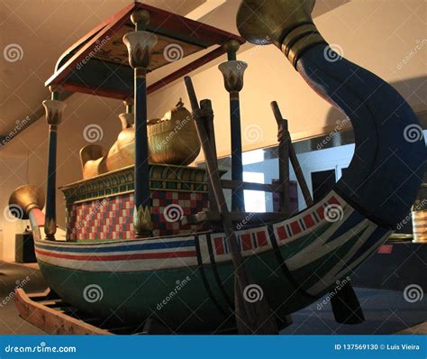 Ancient Egyptian boat editorial image. Image of vessel - 137569130