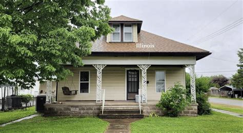 c.1924 Bungalow - Affordable Illinois Home For Sale - Old Houses Under ...