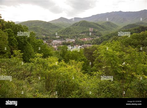 Gatlinburg Tennessee A Resort Town On The Edge Of Great Smoky