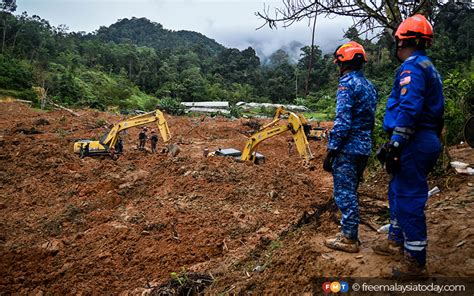 Anggota Apm Cedera Ketika Operasi Menyelamat Tanah Runtuh Fmt