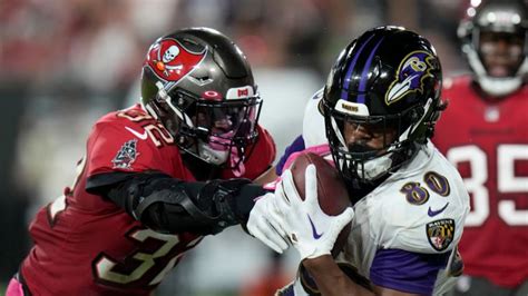 Baltimore Ravens 27 22 Tampa Bay Buccaneers Tom Brady S Bucs Drop To 3 5 On The Season After