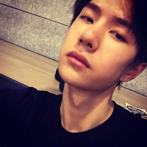 Pin By Sean Halliwell On Wang Yibo Wang Cute Gay Couples Actors