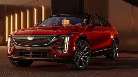 The 3 Best Luxury Electric Suvs For 2023 Couldnt Be More Different