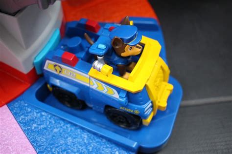 Paw Patrol My Size Lookout Tower With Exclusive Vehicle Rotating