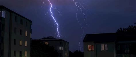 注意！今夜，8 10级雷暴大风！局部冰雹雷暴冰雹大风新浪新闻