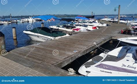 Kirkland marina editorial stock photo. Image of fuel - 178913433