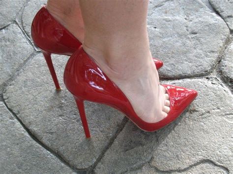 Stilly Red Pumps And Toe Cleavage Red High Heel Shoes Classy Heels