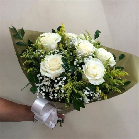 Buqu Rosas Brancas Especial Floricultura Sal M