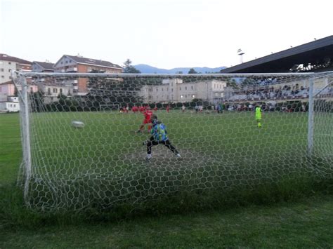 CENTROABRUZZONEWS SULMONA CALCIO L ARMA DEI CARABINIERI VINCE IL