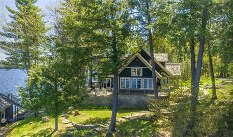 Fabulous Lake Muskoka Cottage And Boathouse Muskoka Cottage Cottage