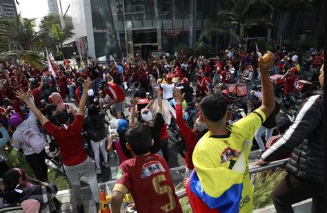 Lima Vinotinto Venezolanos Reciben A La Selecci N En Per