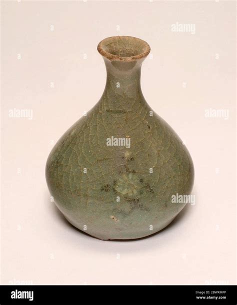 Vase With Chrysanthemum Flower Heads Goryeo Dynasty 918 1392 Mid