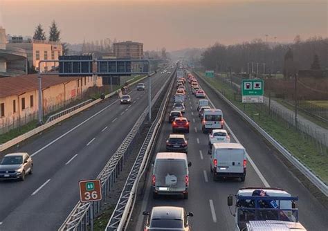 A1 Milano Napoli Chiuso Per Una Notte L Allacciamento A50 Tangenziale