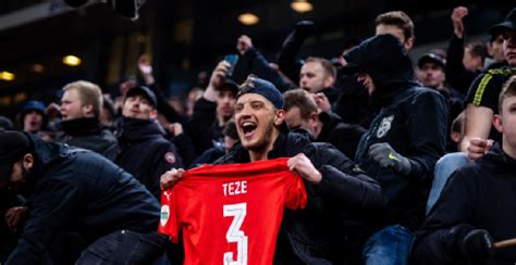 Omroep Brabant Supportersbussen Psv Bekogeld Na Fc Kopenhagen Uit