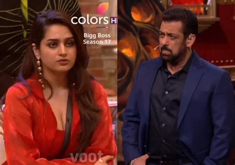 Bigg Boss 17 Salman Khan Schools Ayesha Khan For Using Munawar Faruqui