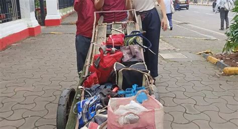 Meet Dabbawala Visit Dhobi Ghat Dharavi Slum With Local Train Ride