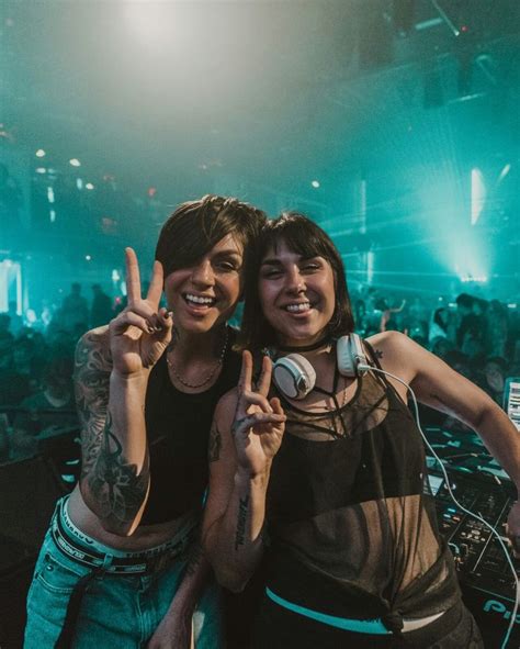 Krewella | Mulher, Aleatória