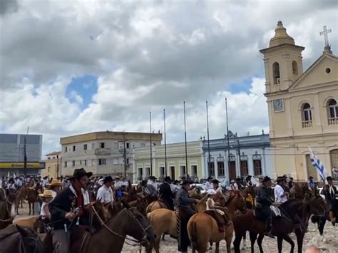 Desfile marca comemorações da Epopeia de 27 de Janeiro em Jaguarão