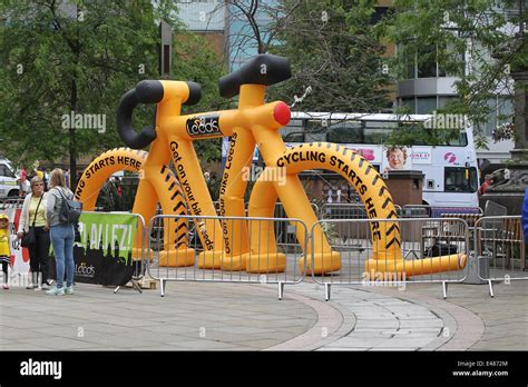 Leeds Yorkshire Uk July 5th 2014 Le Grand Depart Tour De France Leeds Town Centre Is Be