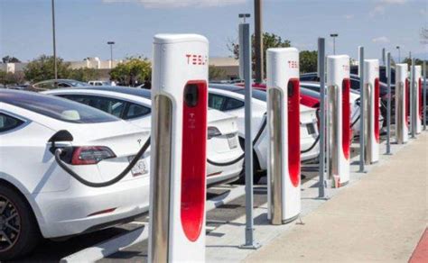 Tesla Va Rechema La Service Peste 475000 De Maşini Electrice 3012