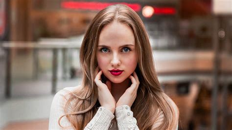 4528332 Side View Brunette Women Dima Begma Model Makeup Long