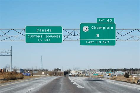 What to Expect When Crossing the Canadian Border by Car - Tripelle