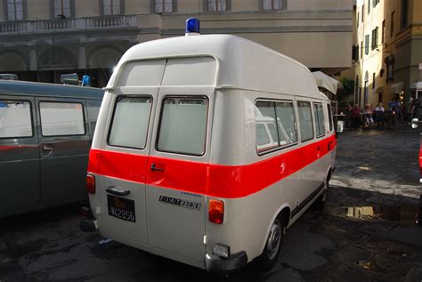 Fiat 238 Trentanni Di Storia Dellambulanza In Cinquanta Foto