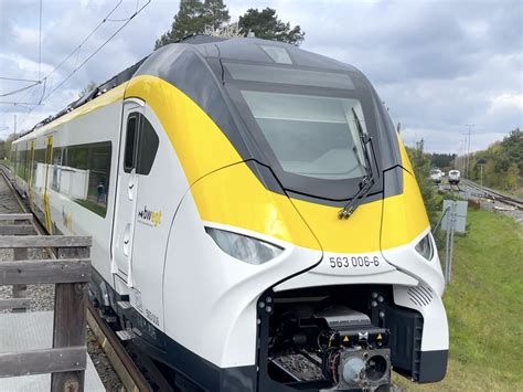 Mireo Plus Bh Battery And Hydrogen Powered Trains Tested On Siemens