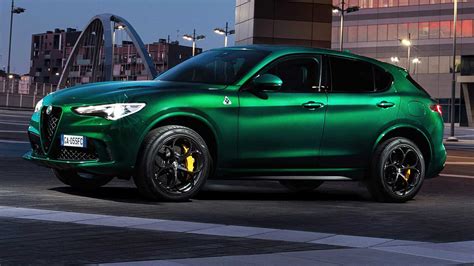 Alfa Romeo Giulia Quadrifoglio Dapat Warna Baharu Montreal Green