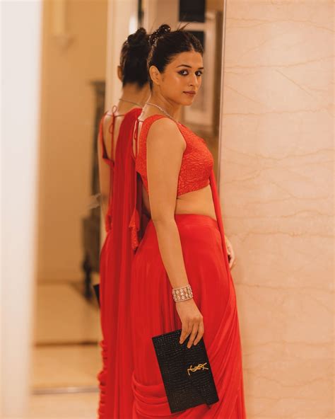 Shraddha Das Spicy Cleavage Exposed In Bikini Blouse Saree Glamsundari In