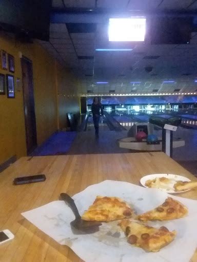 Bowling Alley Medina Lanes Reviews And Photos 11249 Maple Ridge Rd