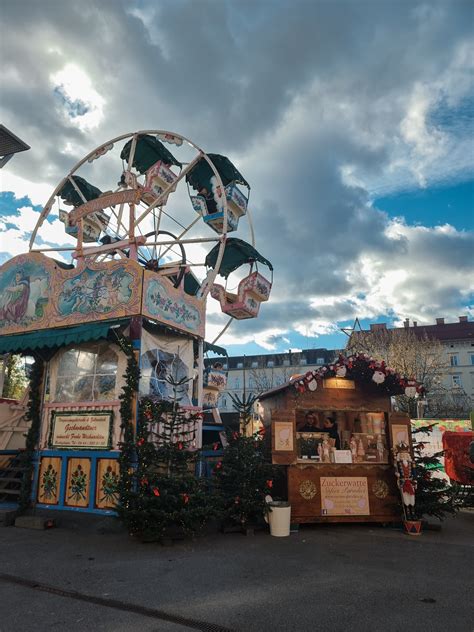 Christmas Market in Graz - The Loveliest Time Of The Year - The Elegant ...