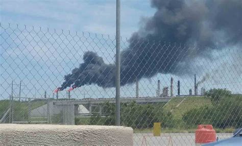 Falla Eléctrica Provoca Desfogue En Refinería De Nl