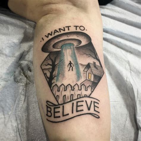 36 Captivating Ufo Tattoo Designs Tattooblend