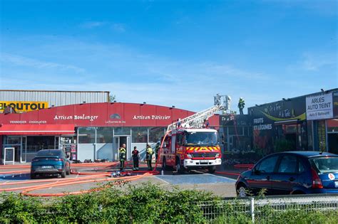 Faits Divers Justice Arles Une Boulangerie Prend Feu Dans La Zone