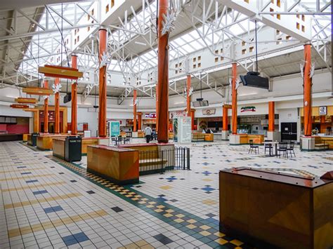 Vacant Food Court River Oaks Center Calumet City Il Flickr