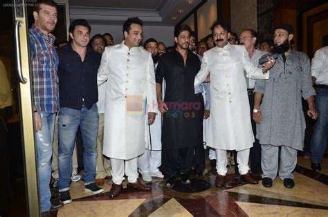 Shahrukh Khan At Baba Siddiquis Iftar Party In Mumbai On 6th July 2014