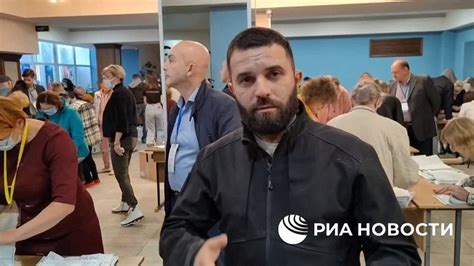 Корреспондент РИА Новости передает из Мелитополя, где тоже ведется ...