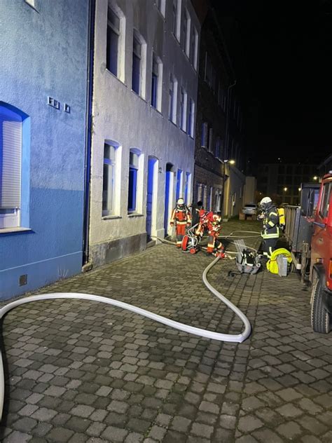 Morgentlicher Wohnhausbrand Einsatzbericht D Ren