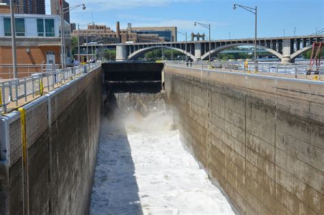 Corps Of Engineers Opens Upper St Anthony Falls Lock Gate To Reduce