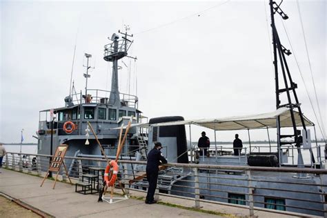 La Armada envió dos buques y 26 brigadistas para combatir el fuego en